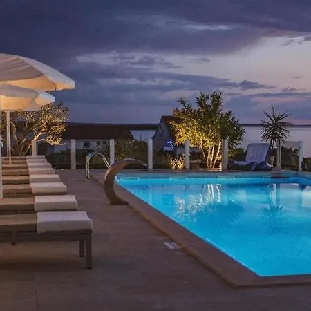 公寓 Family-friendly With Swimming Pool Mandre, Pag - 24196 *