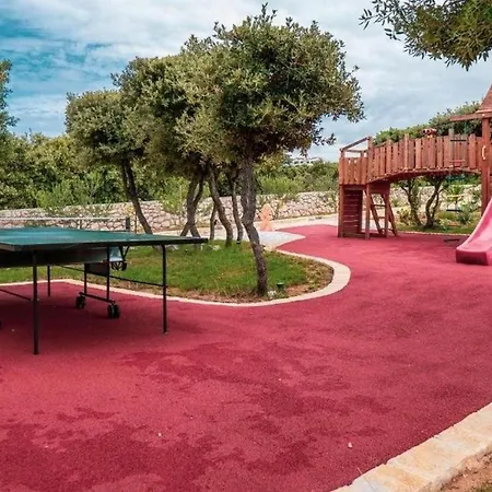 Family-friendly With Swimming Pool Mandre, Pag - 24196 公寓