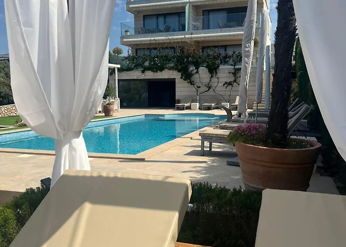 Апартаменты Family-friendly With Swimming Pool Mandre, Pag - 24196 Колан