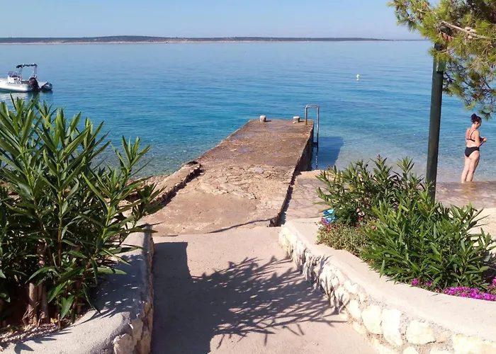 Family-friendly With Swimming Pool Mandre, Pag - 24196 아파트