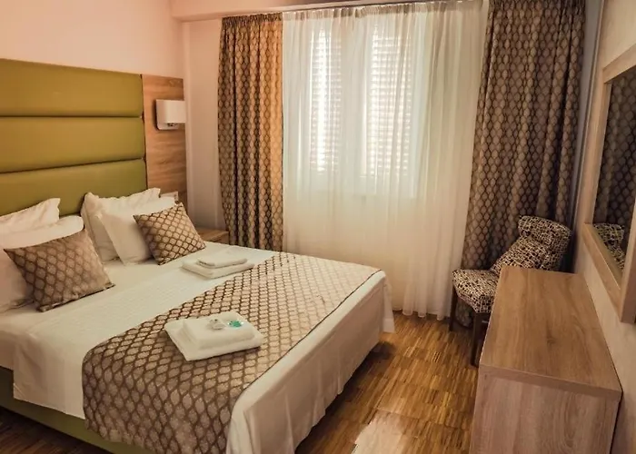 Family-friendly With Swimming Pool Mandre, Pag - 24196 * Колан