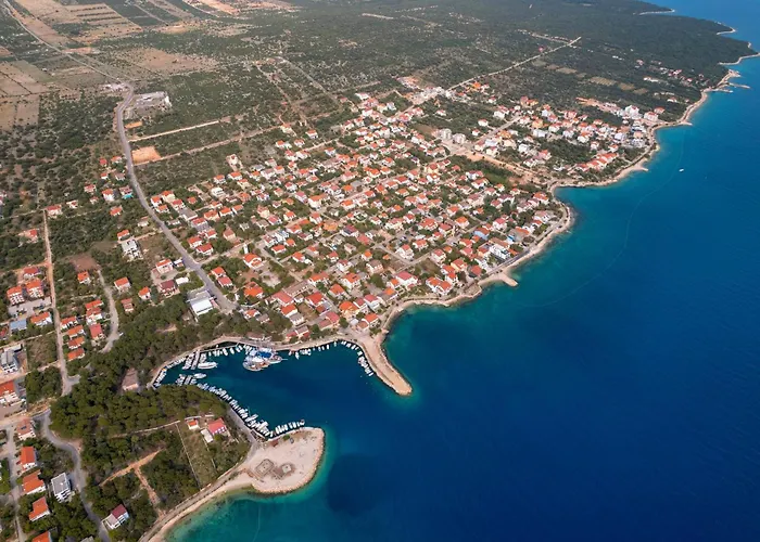 아파트 Family-friendly With Swimming Pool Mandre, Pag - 24196 *