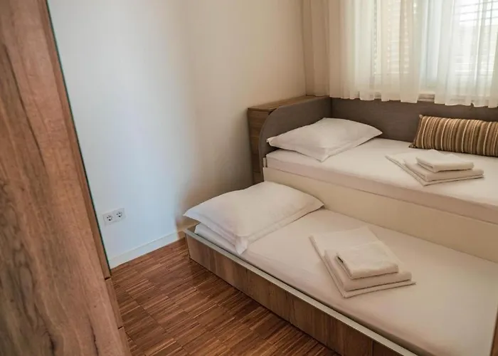Family-friendly With Swimming Pool Mandre, Pag - 24196 Колан