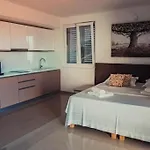 Appartement Family-friendly With Swimming Pool Mandre - Pag - 24196 Kolan