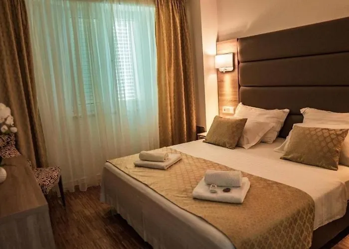 Family-friendly With Swimming Pool Mandre, Pag - 24196 Kolan